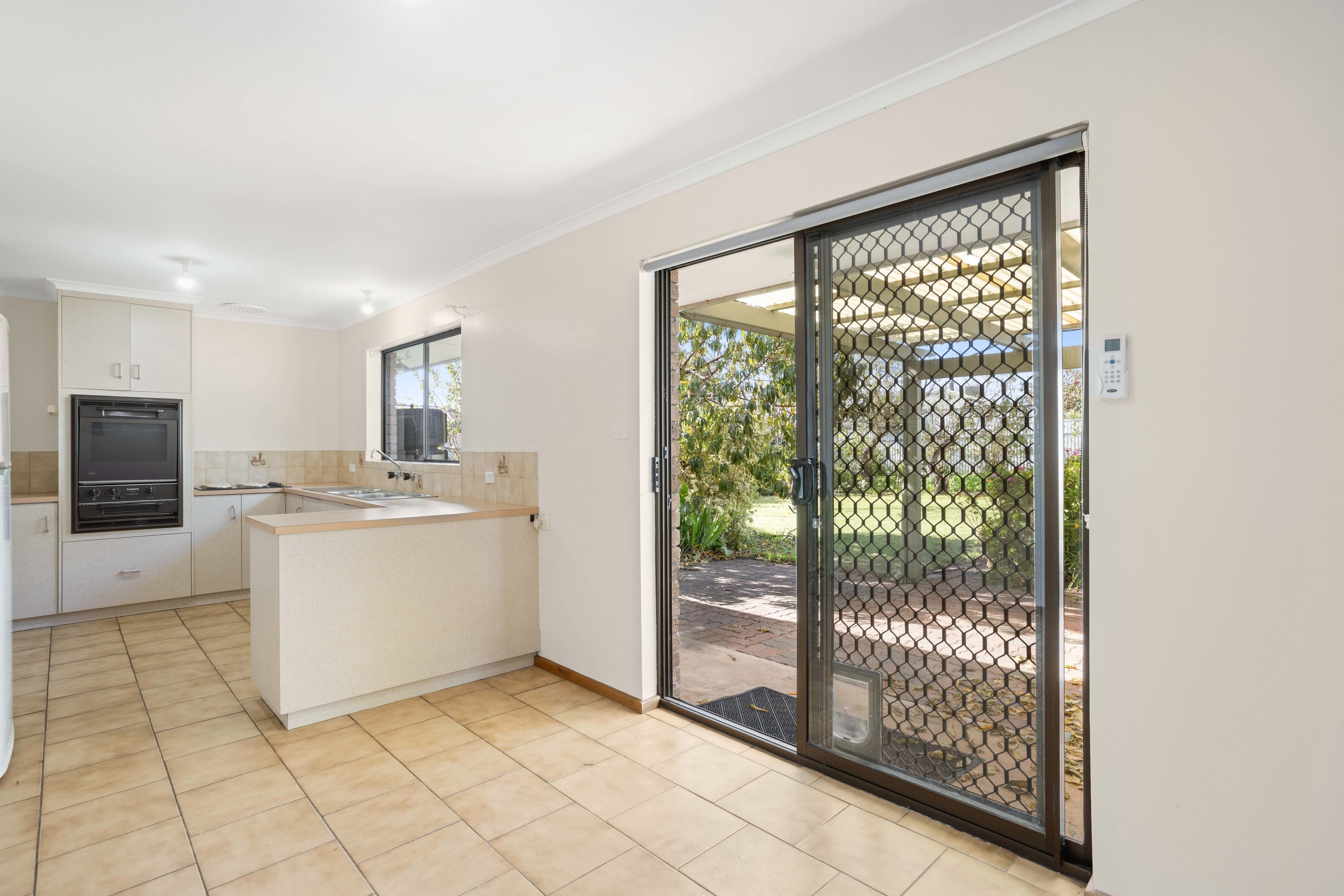 8 Evelyn Sturt Drive, Willunga SA 5172, Willunga - Thumbnail 7