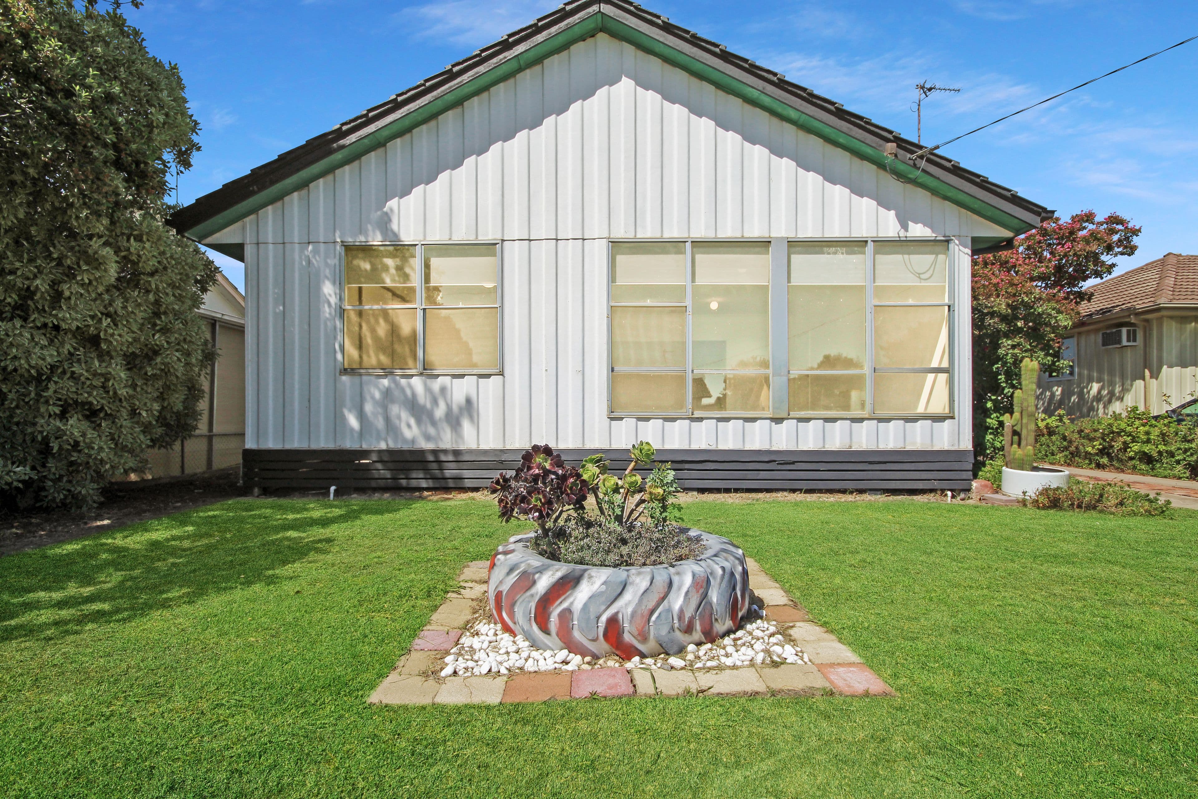8 Watts Street, Horsham VIC 3400, Horsham - Thumbnail 2