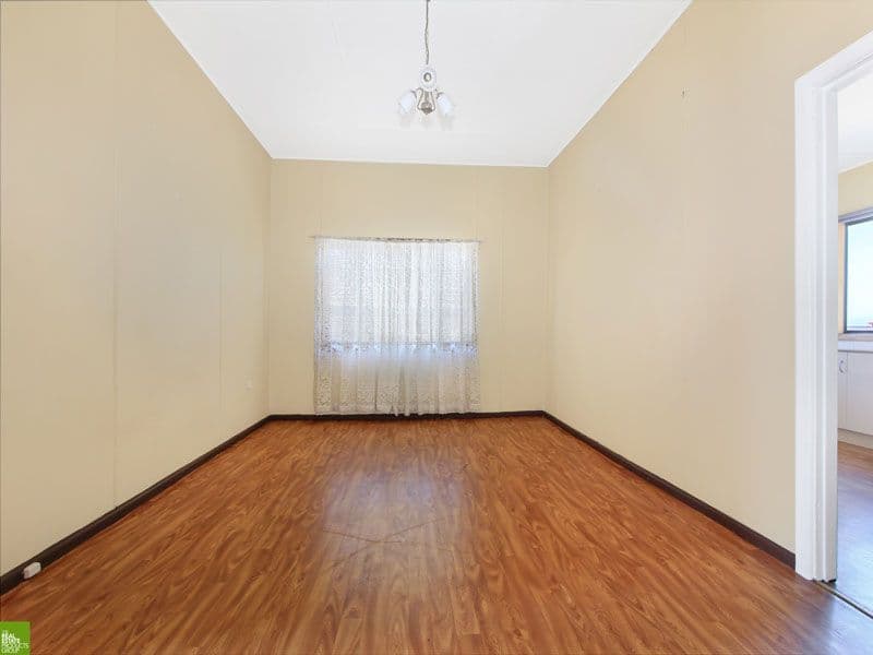 4 Weringa Avenue, LAKE HEIGHTS NSW 2502, Lake Heights - Thumbnail 5