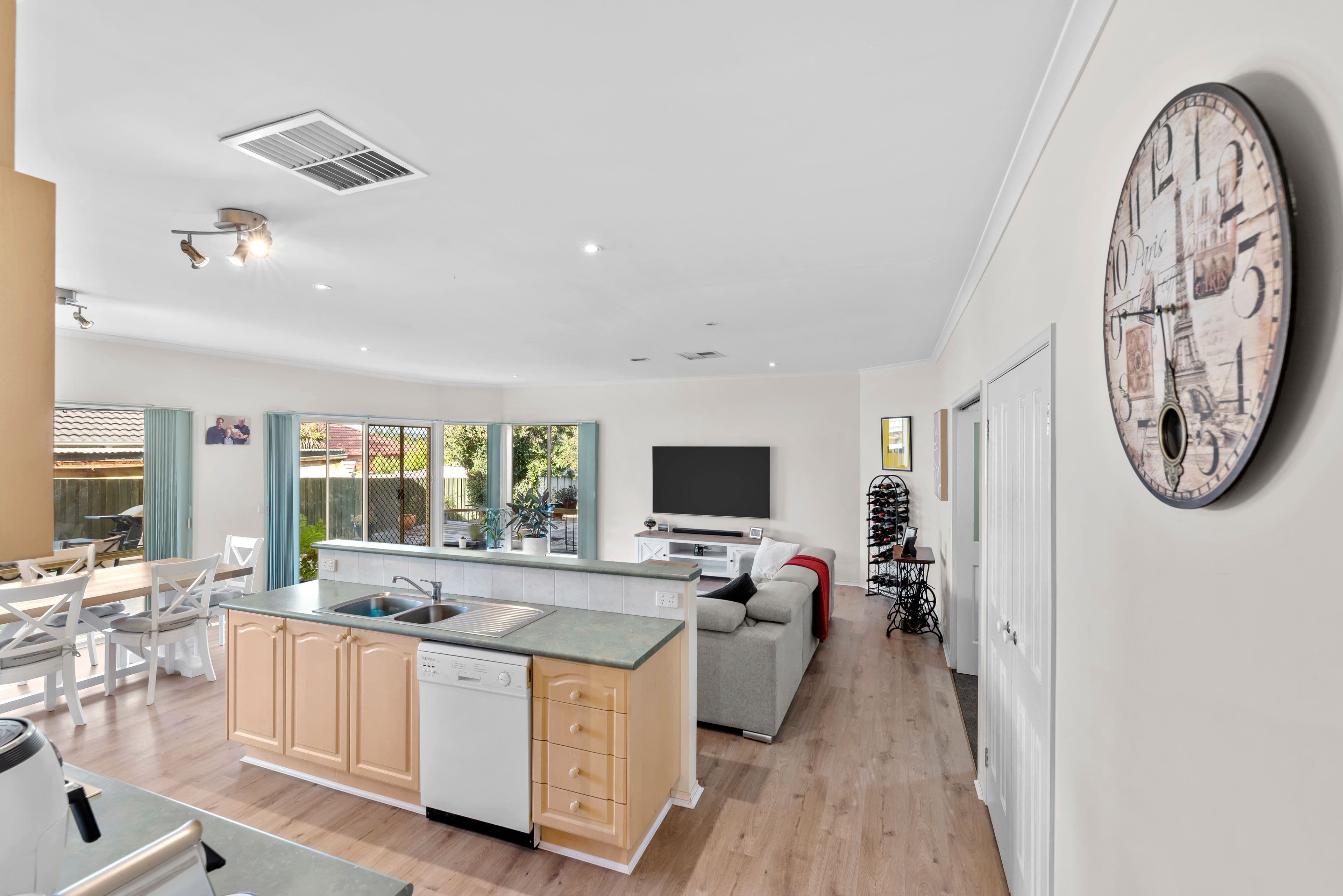 6 Bellows Street, South Morang VIC 3752, South Morang - Thumbnail 3