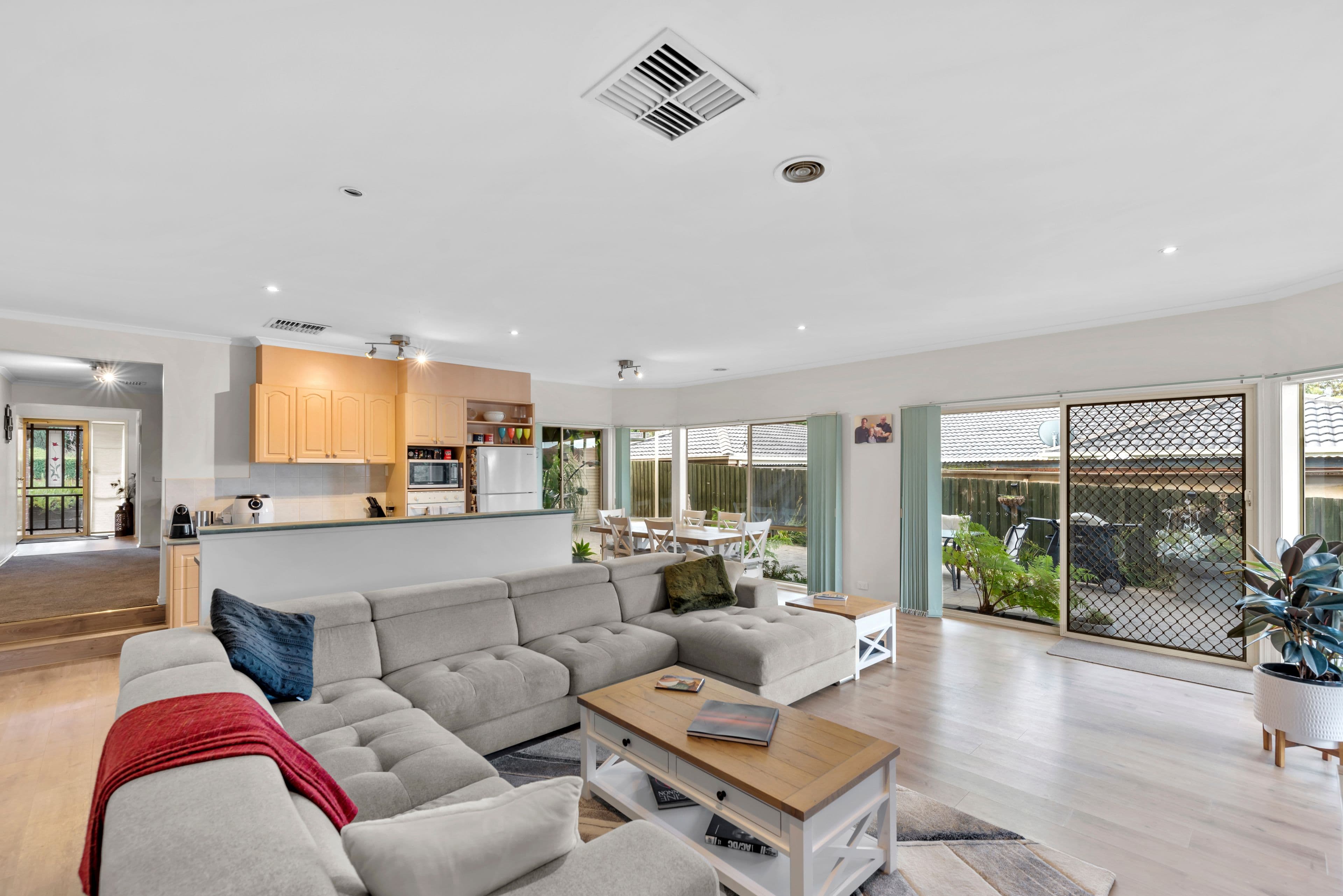 6 Bellows Street, South Morang VIC 3752, South Morang - Thumbnail 4