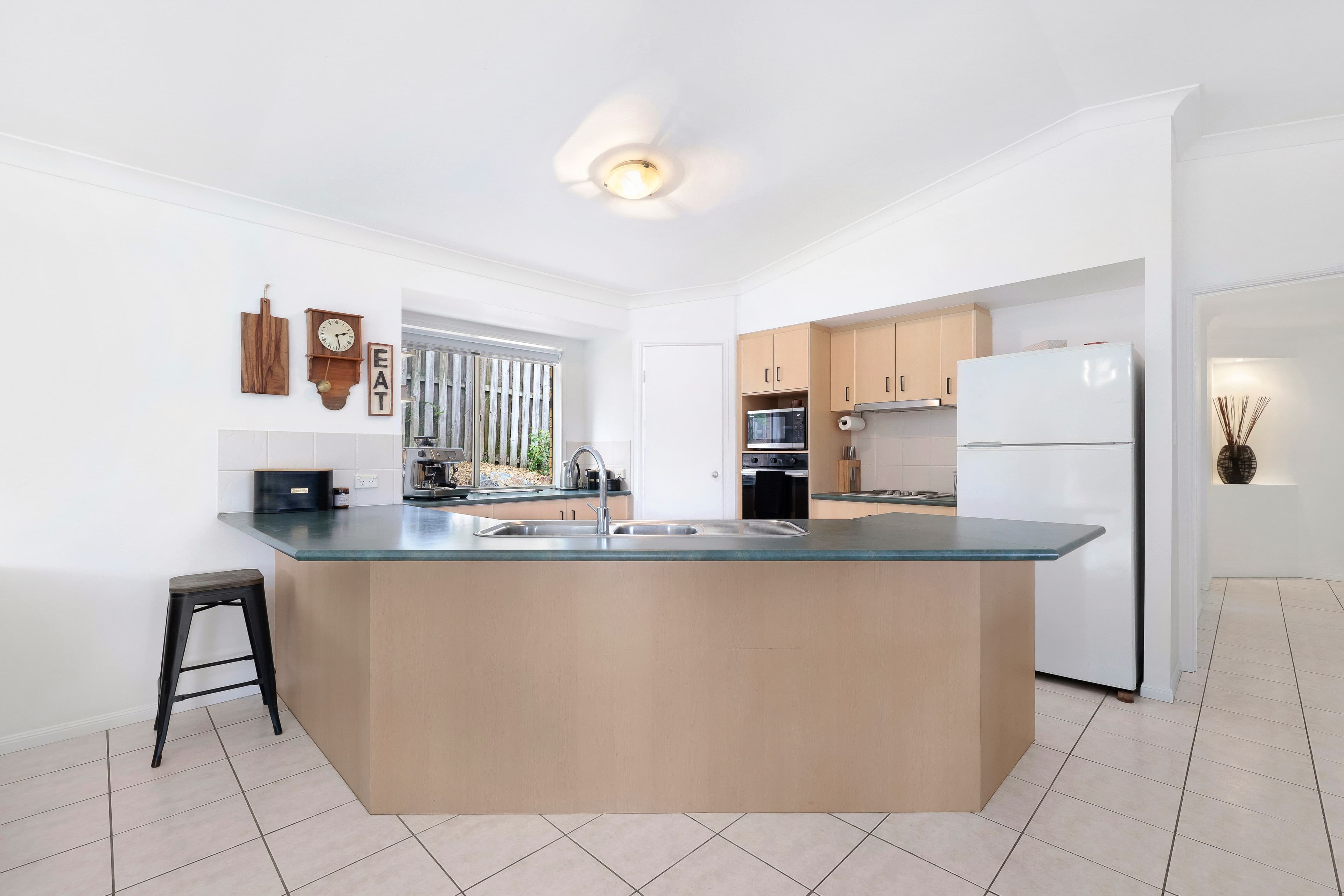 8 Tematagi Street, Pacific Pines QLD 4211, Pacific Pines - Thumbnail 3