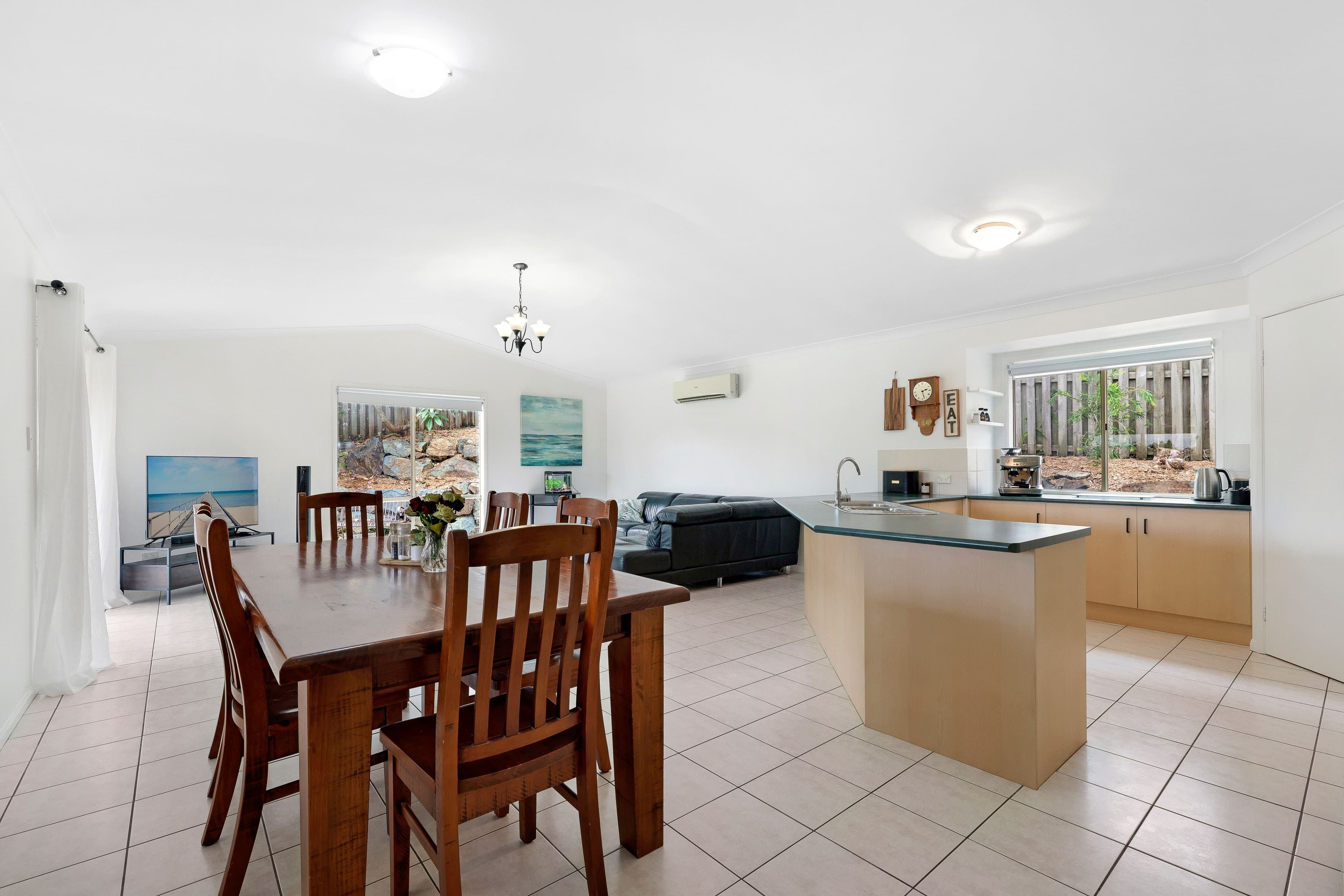 8 Tematagi Street, Pacific Pines QLD 4211, Pacific Pines - Thumbnail 6