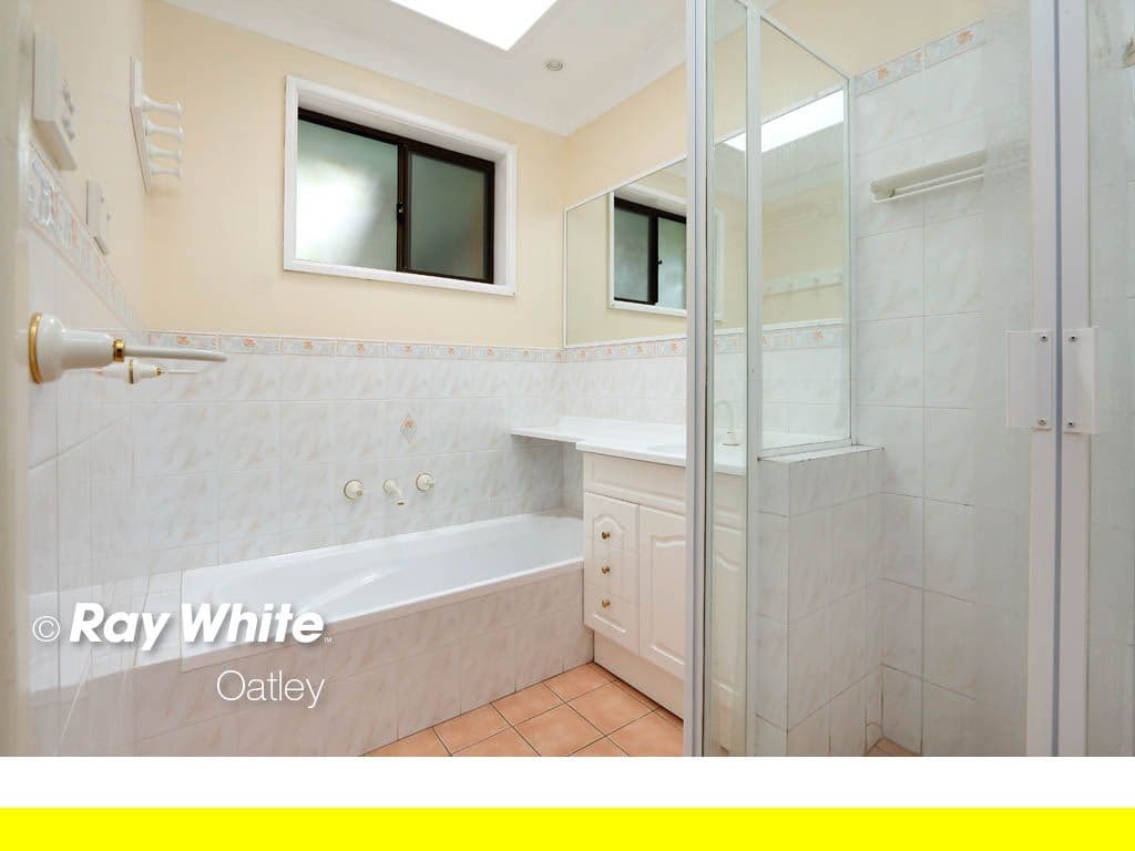16 Waterside Parade, PEAKHURST HEIGHTS NSW 2210, Peakhurst Heights - Thumbnail 4