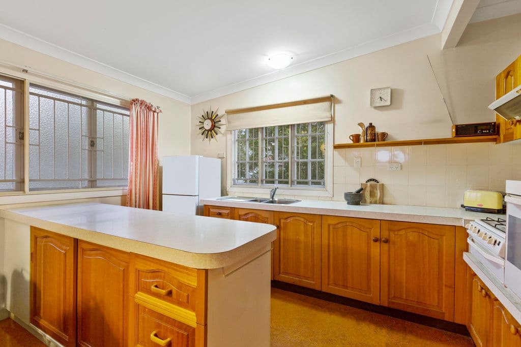 54 Brooks Street, Camp Hill QLD 4152, Camp Hill - Thumbnail 5