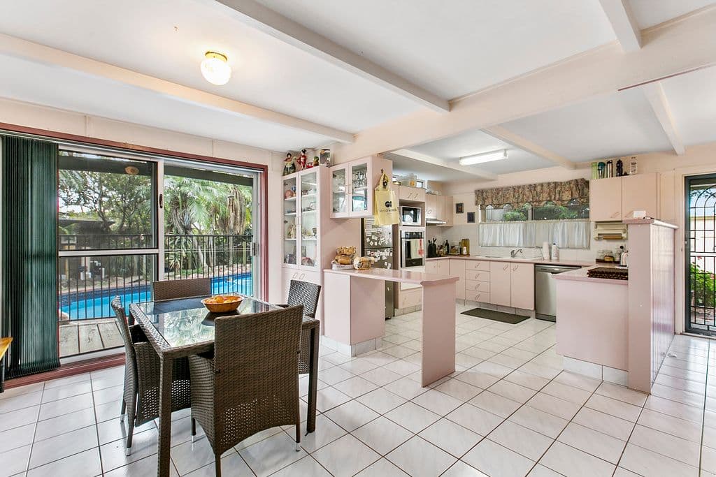 9 Sorrento Street, Wynnum West QLD 4178, Wynnum West - Thumbnail 2