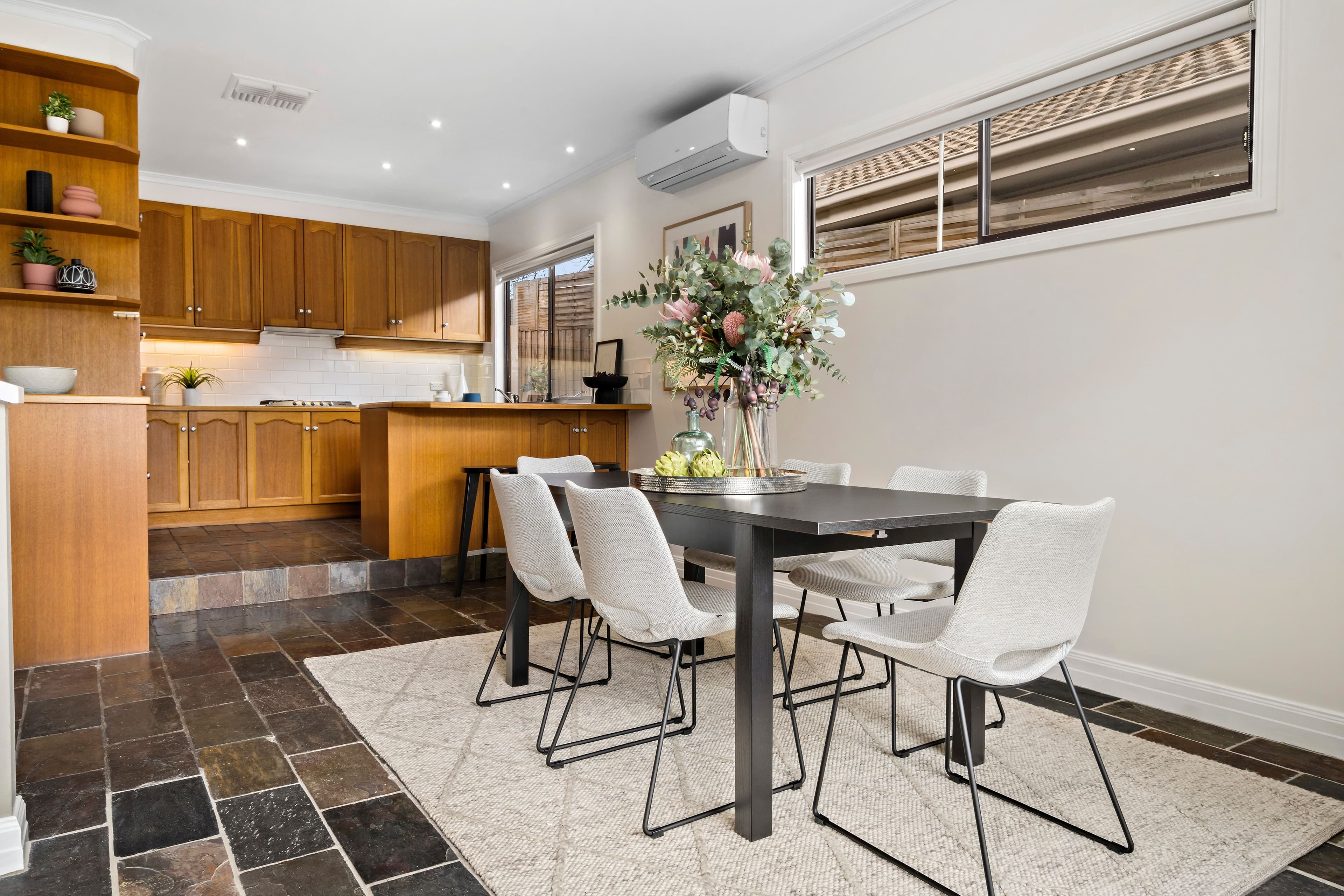 27 Parkinson Street, Mount Waverley VIC 3149, Mount Waverley - Thumbnail 2
