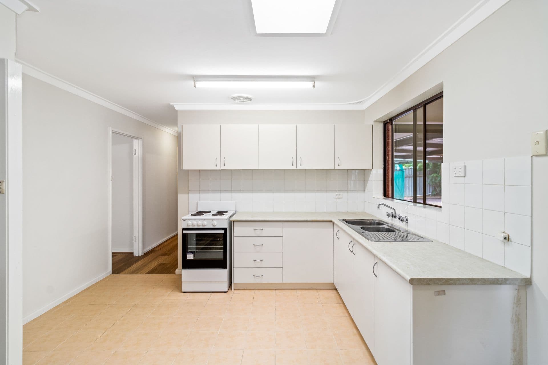 12 Andrew Street, Kalamunda WA 6076, Kalamunda - Thumbnail 8