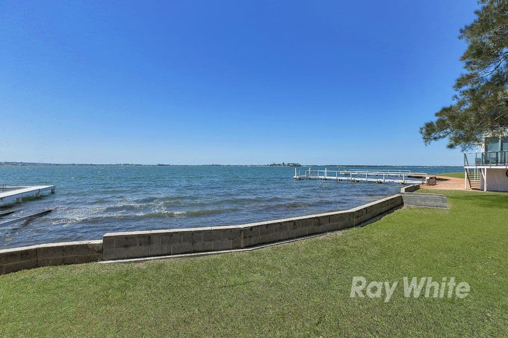 5 Robey Crescent, Coal Point - Image 1