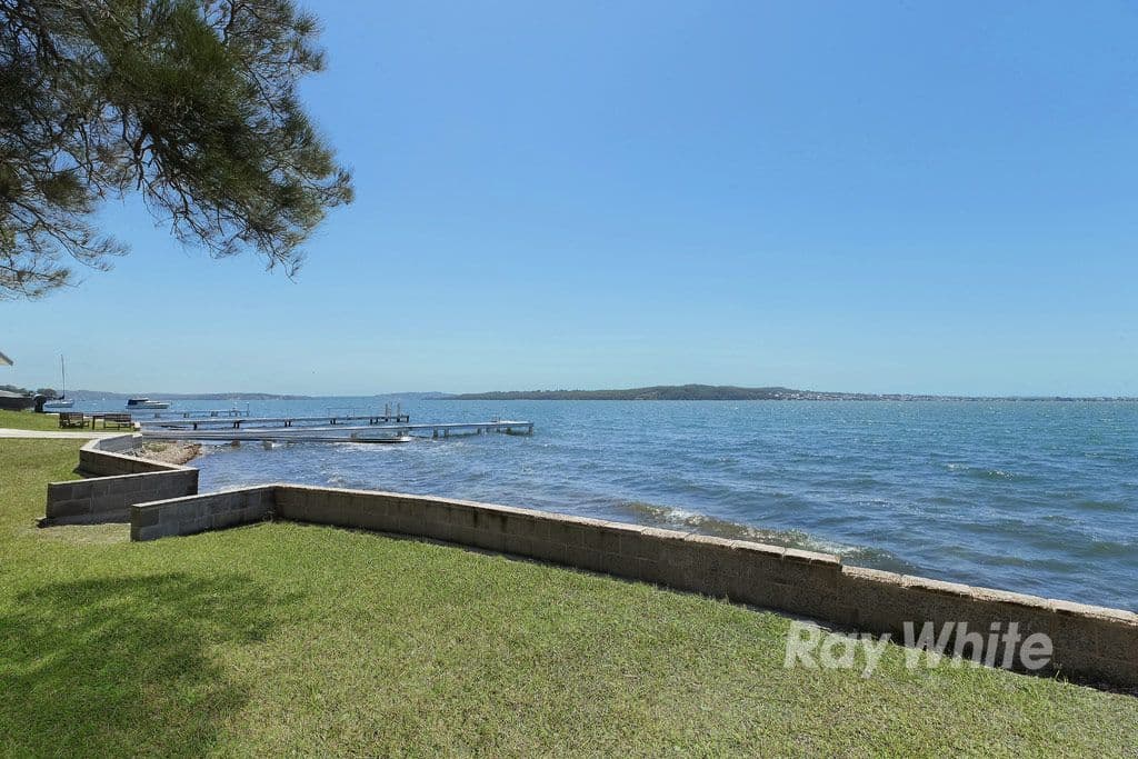 5 Robey Crescent, Coal Point - Thumbnail 3