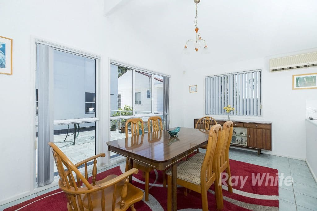 5 Robey Crescent, Coal Point - Thumbnail 8