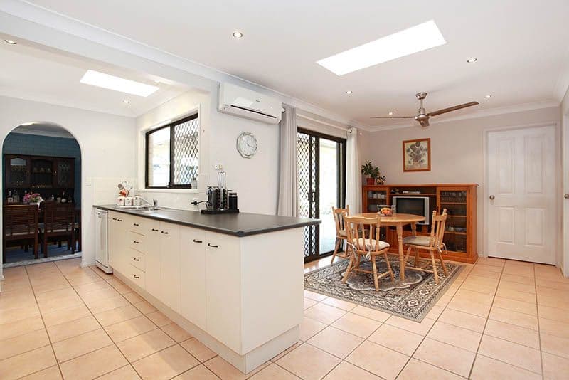 25 Zambesi Street, RIVERHILLS QLD 4074, Riverhills - Thumbnail 4