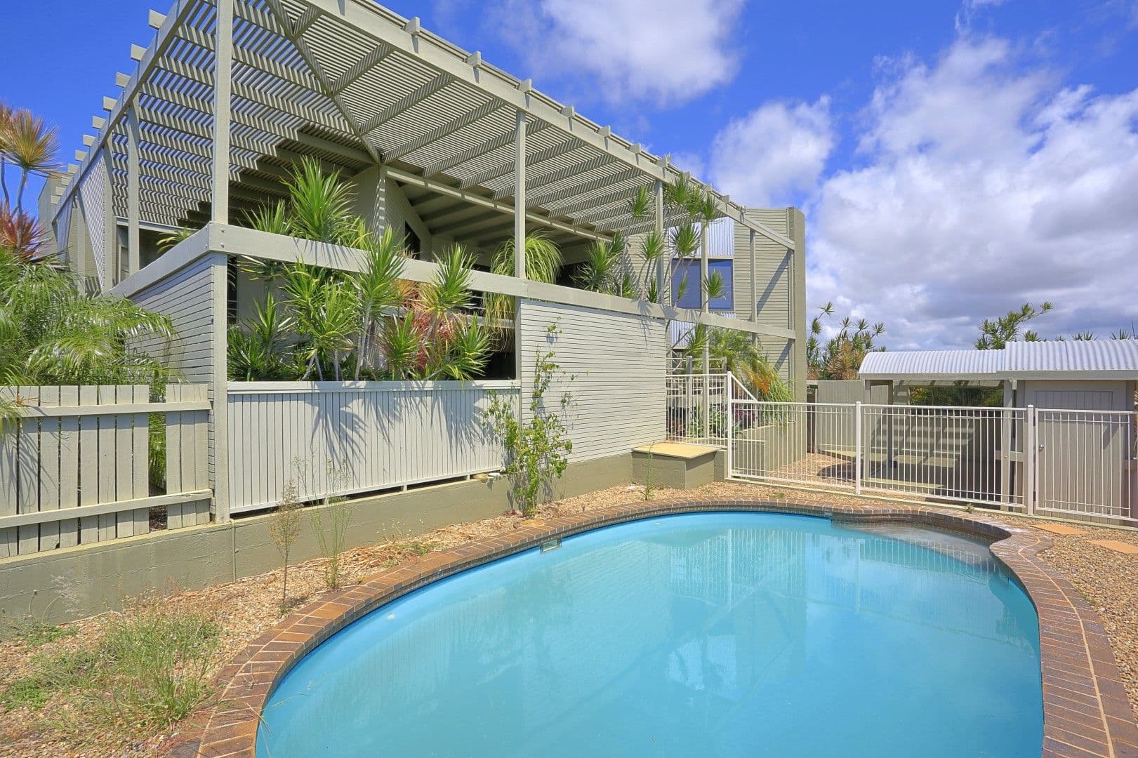 9 Hilltop Avenue, Qunaba QLD 4670, Qunaba - Thumbnail 4