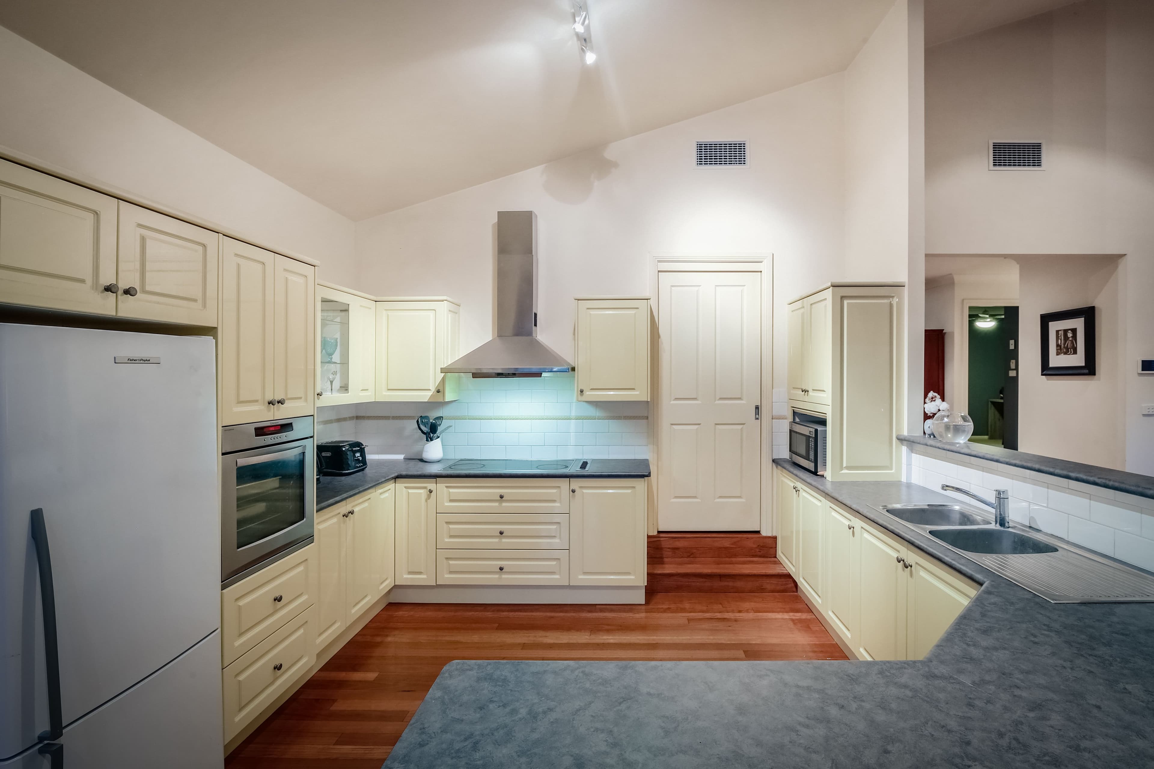 12 Cooper Road, Green Point - Thumbnail 8