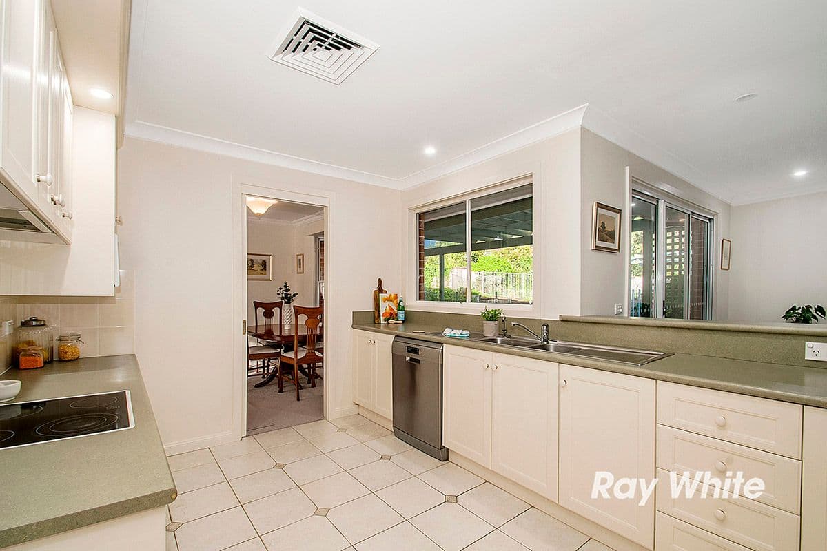 98 Fishburn Crescent, Castle Hill - Thumbnail 6