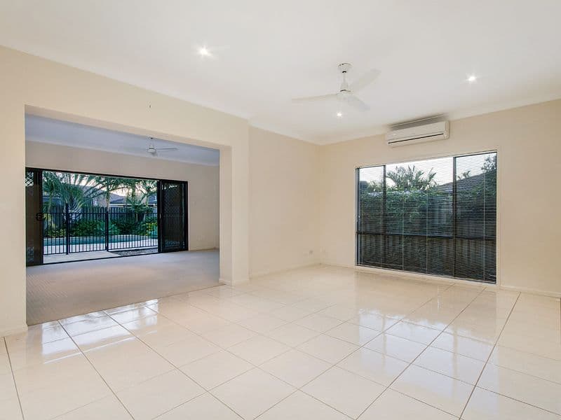 11 Villanova Avenue, Oxenford QLD 4210, Oxenford - Thumbnail 6