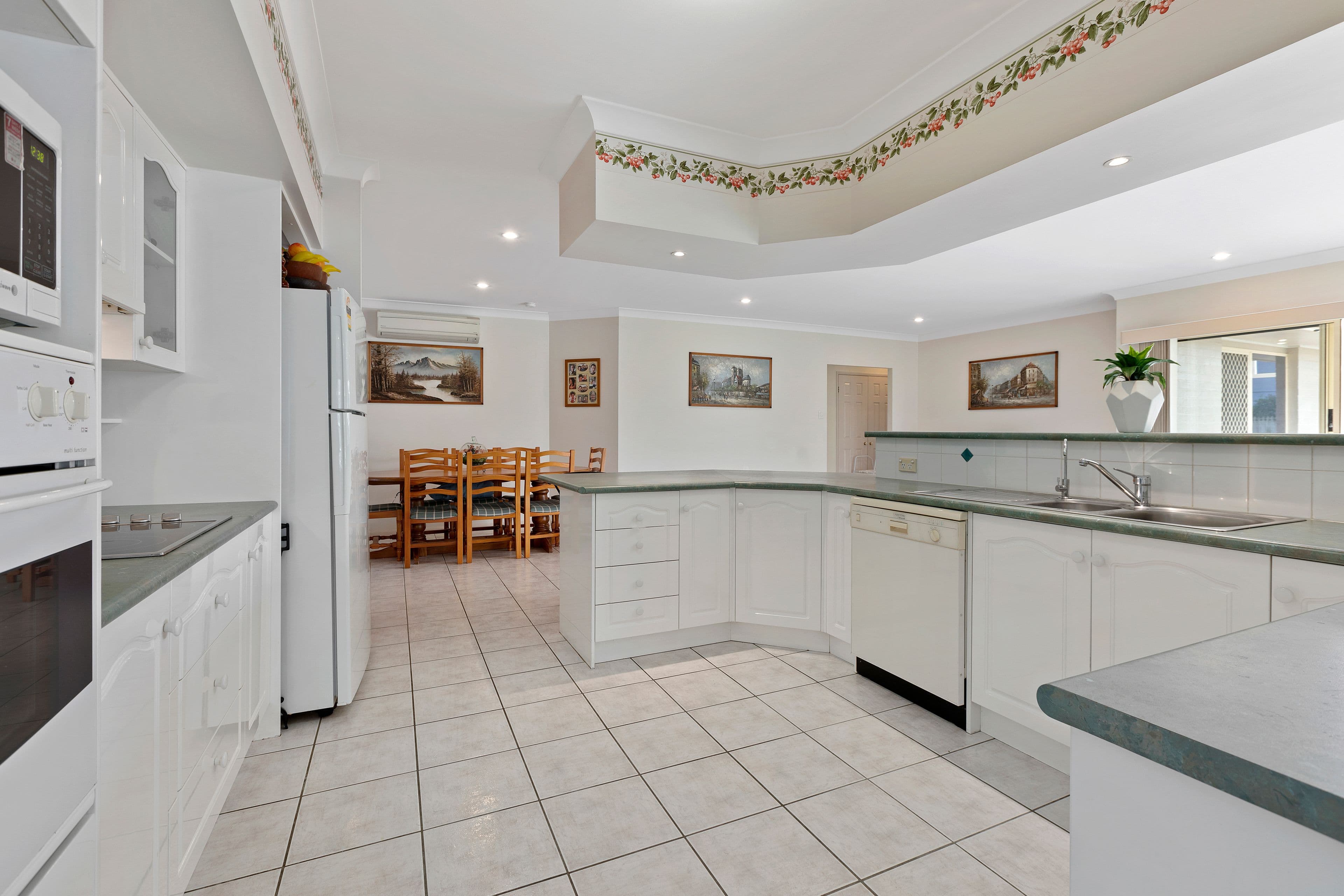 285 Cribb Road, Carindale QLD 4152, Carindale - Thumbnail 4