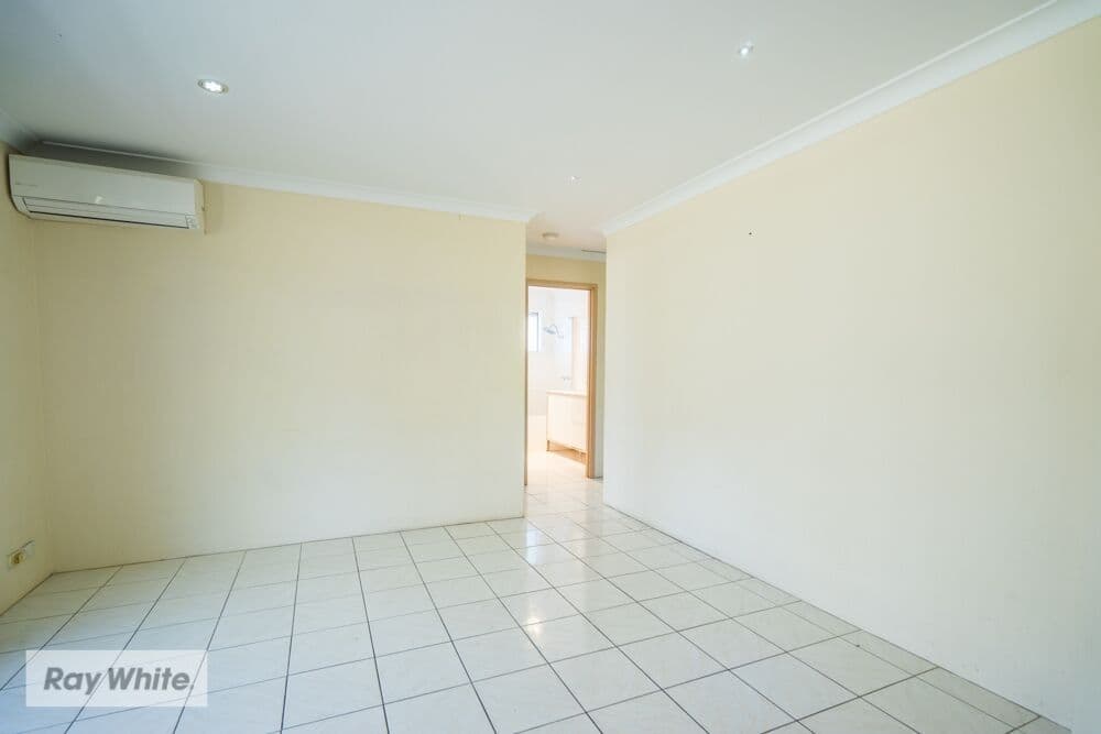 298 Illawarra Crescent, Ballajura WA 6066, Ballajura - Thumbnail 3