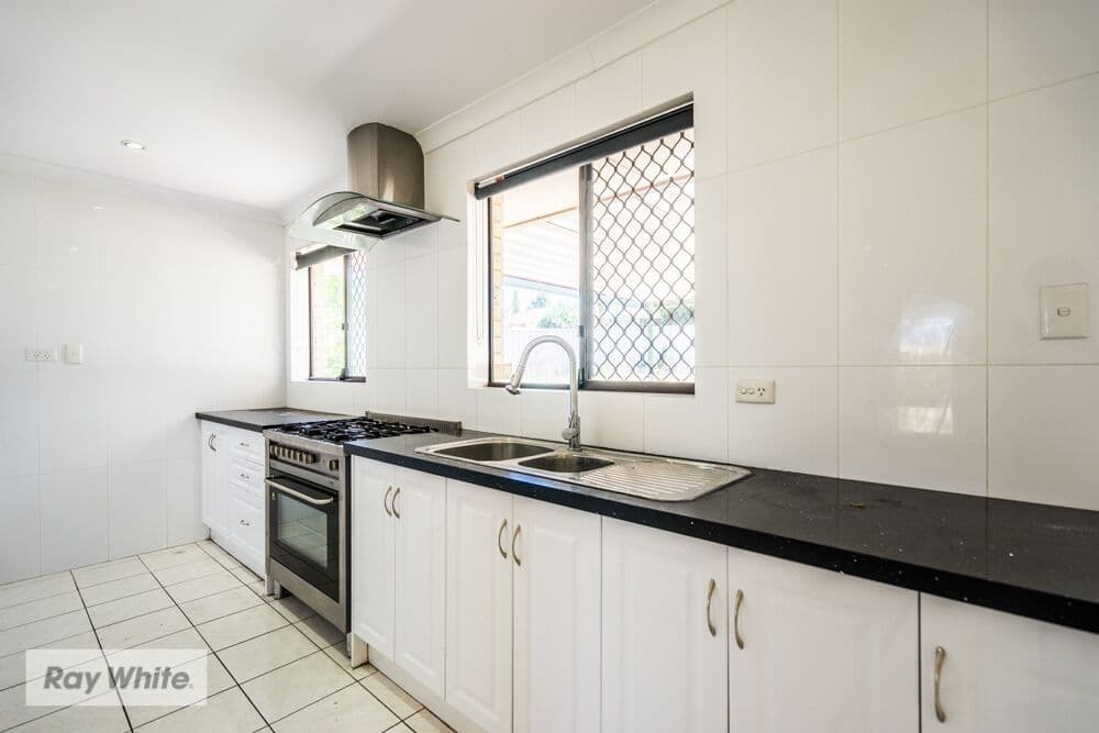 298 Illawarra Crescent, Ballajura WA 6066, Ballajura - Thumbnail 5