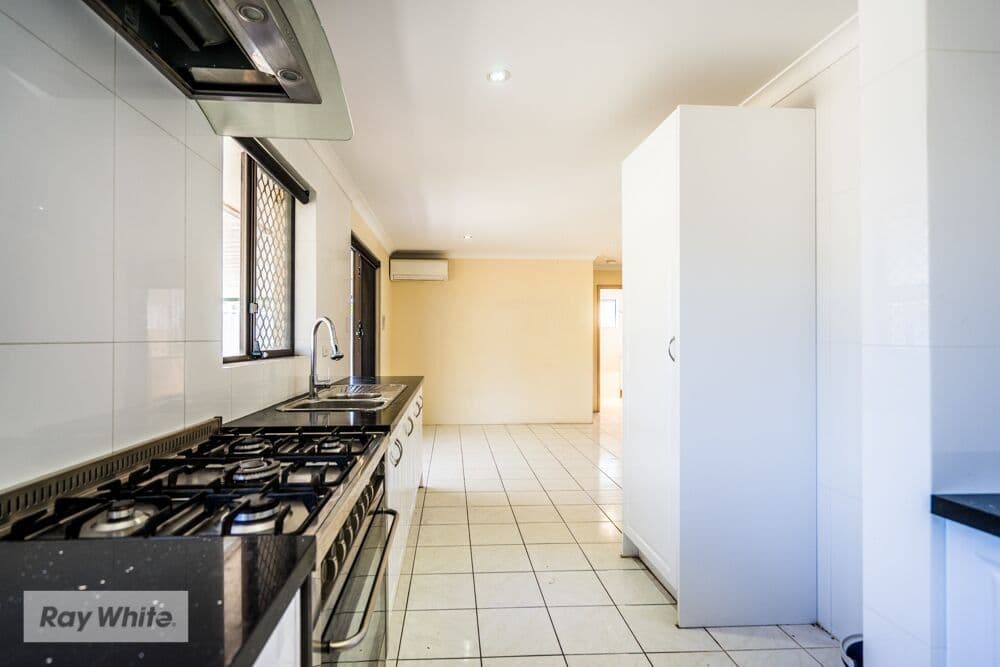 298 Illawarra Crescent, Ballajura WA 6066, Ballajura - Thumbnail 7