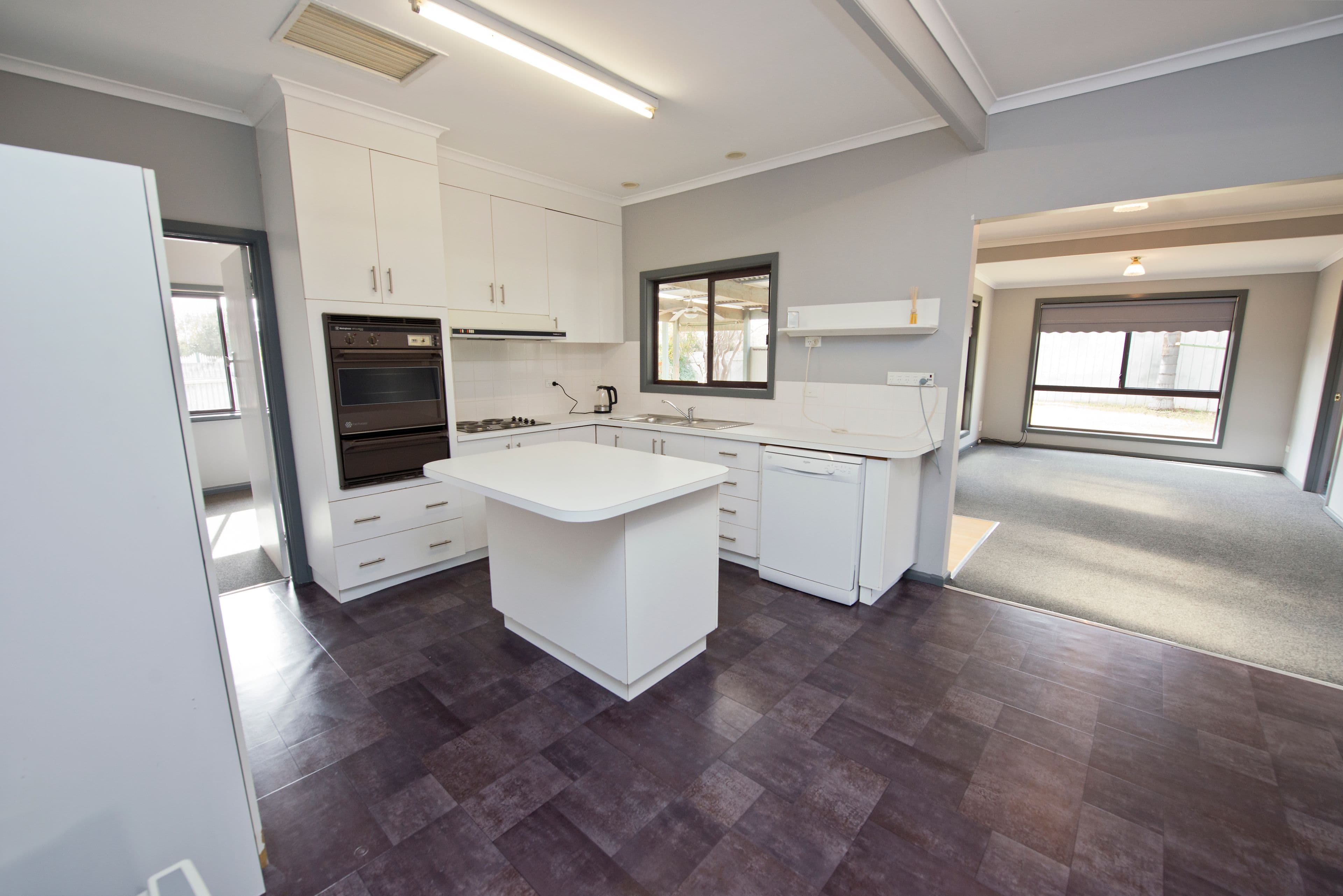 93 Thurla Street, Swan Hill VIC 3585, Swan Hill - Thumbnail 3