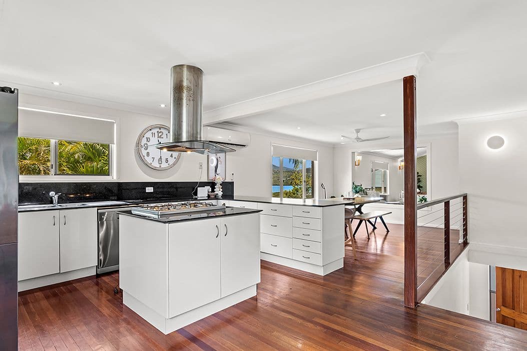 8 Woomerah Street, Cannonvale QLD 4802, Cannonvale - Thumbnail 2