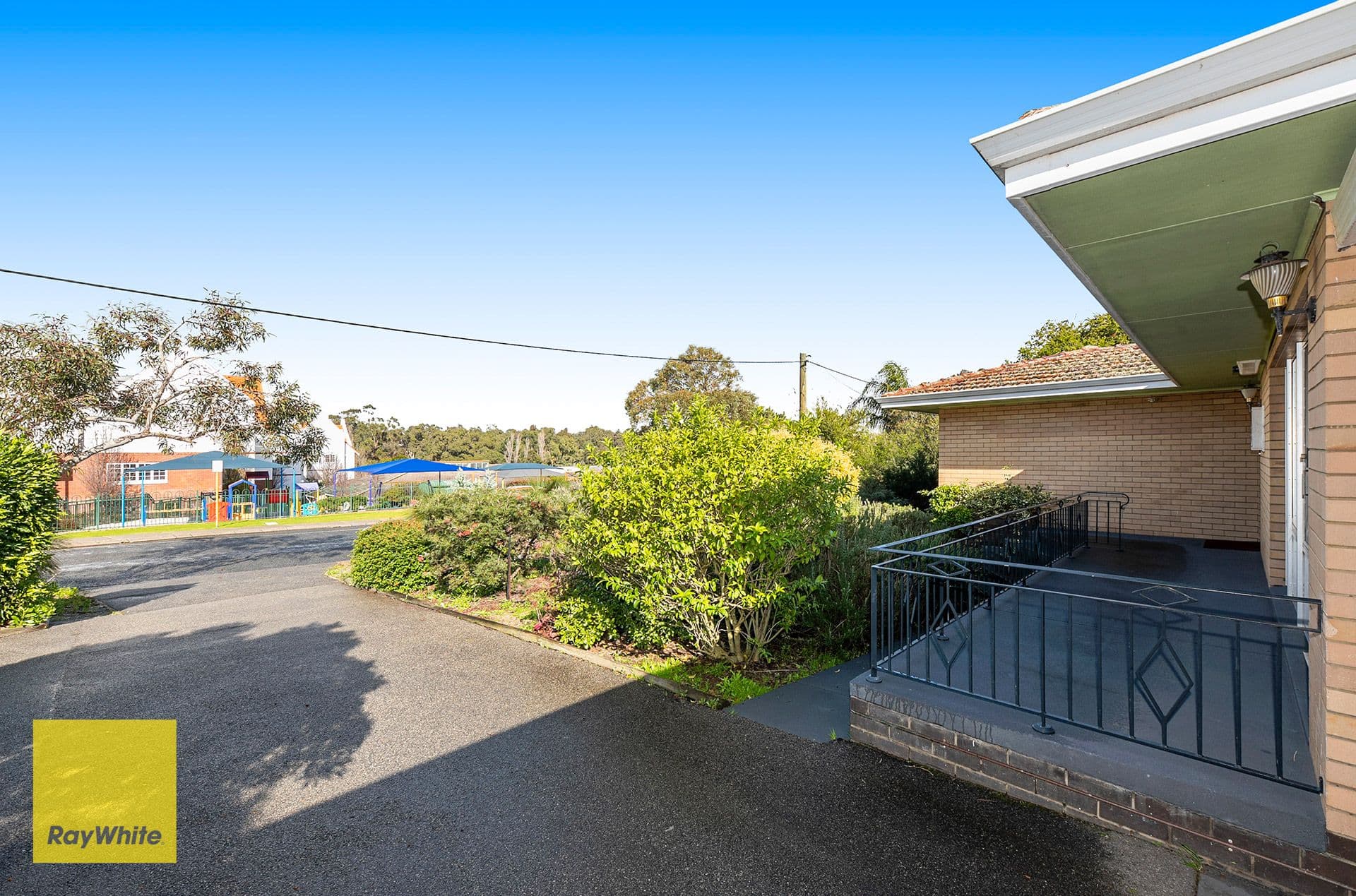 4 Glen Road, Lesmurdie WA 6076, Lesmurdie - Thumbnail 2