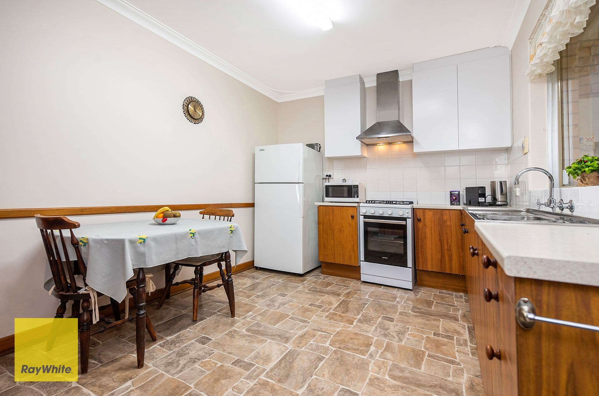 4 Glen Road, Lesmurdie WA 6076, Lesmurdie - Thumbnail 7