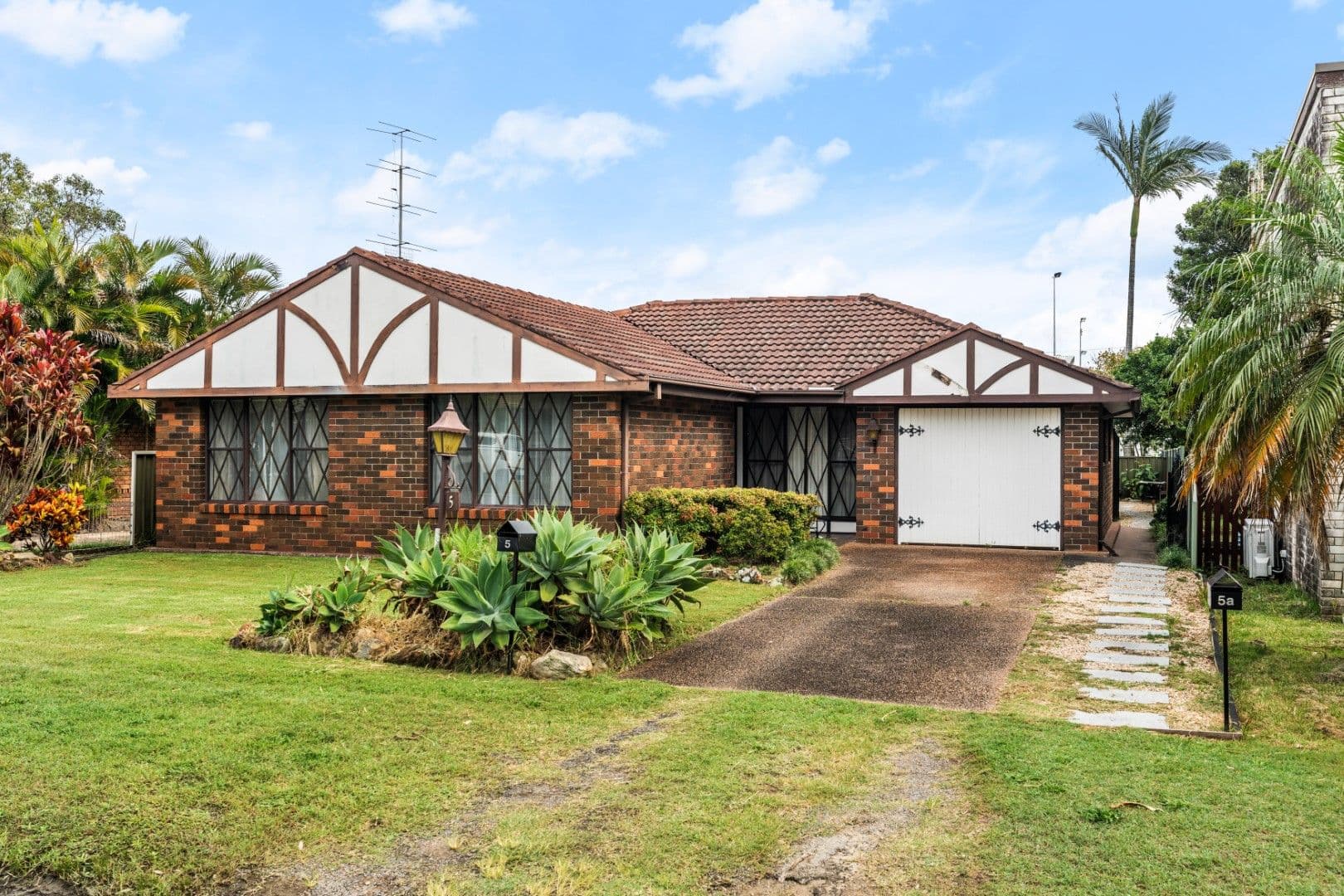 5 and 5a Edward Street, Budgewoi NSW 2262, Budgewoi - Thumbnail 2