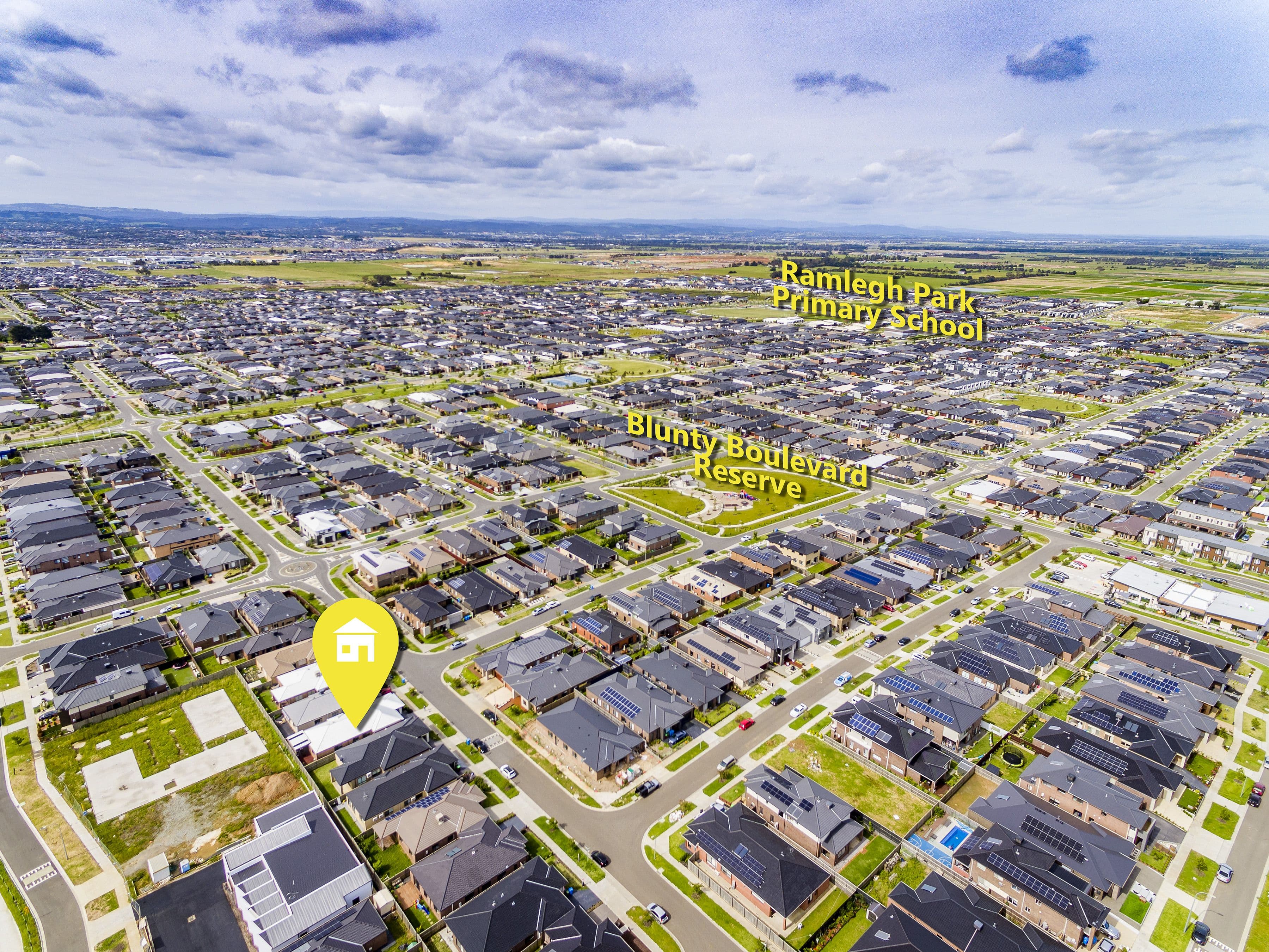12 Mahal Drive, Clyde North VIC 3978, Clyde North - Thumbnail 3