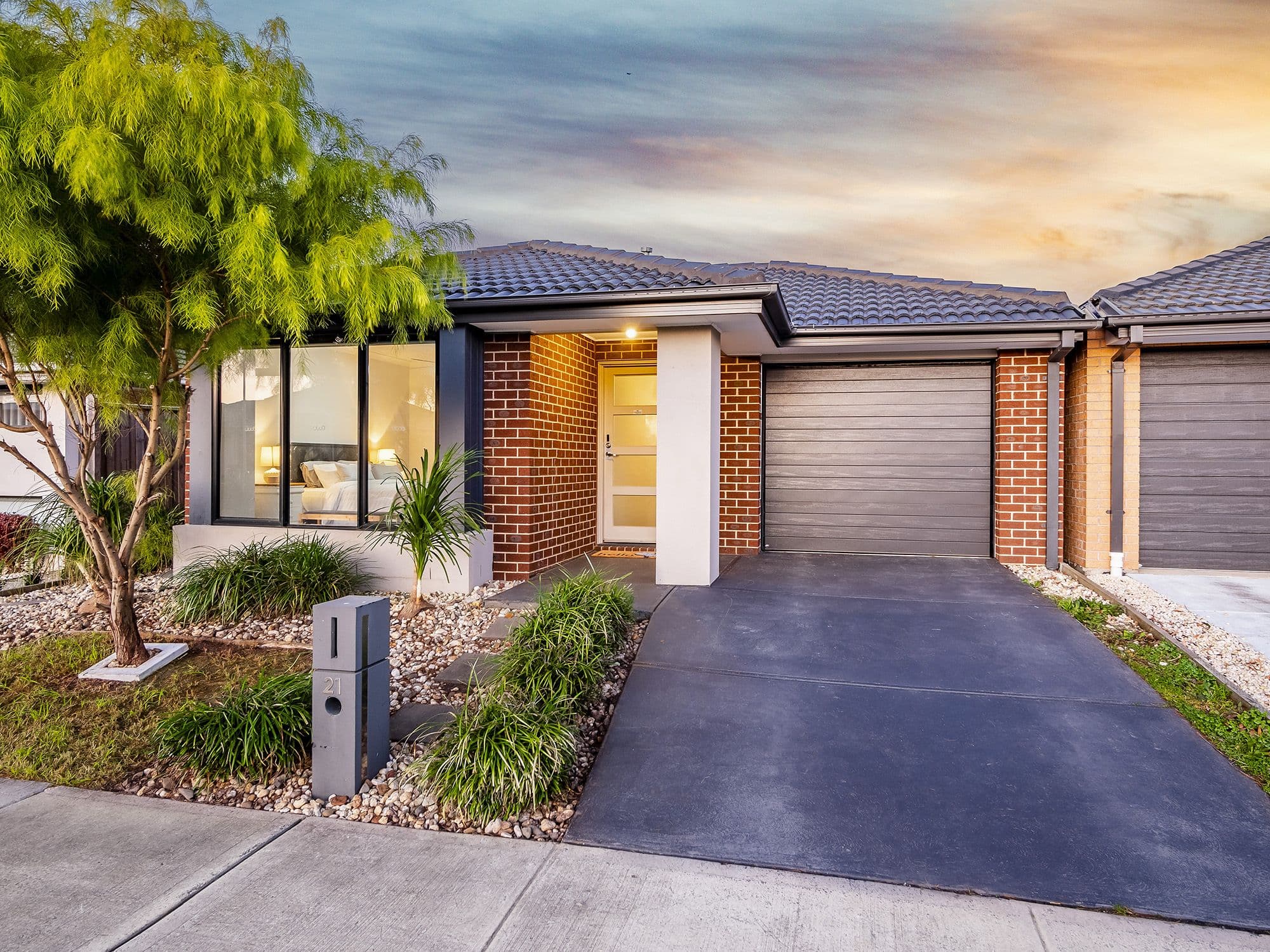 21 Cherrington Avenue, Officer VIC 3809, Officer - Image 1