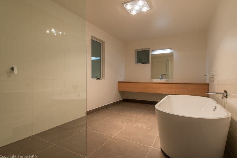 1A Gourlay Street, BLACKMANS BAY TAS 7052, Blackmans Bay - Thumbnail 2