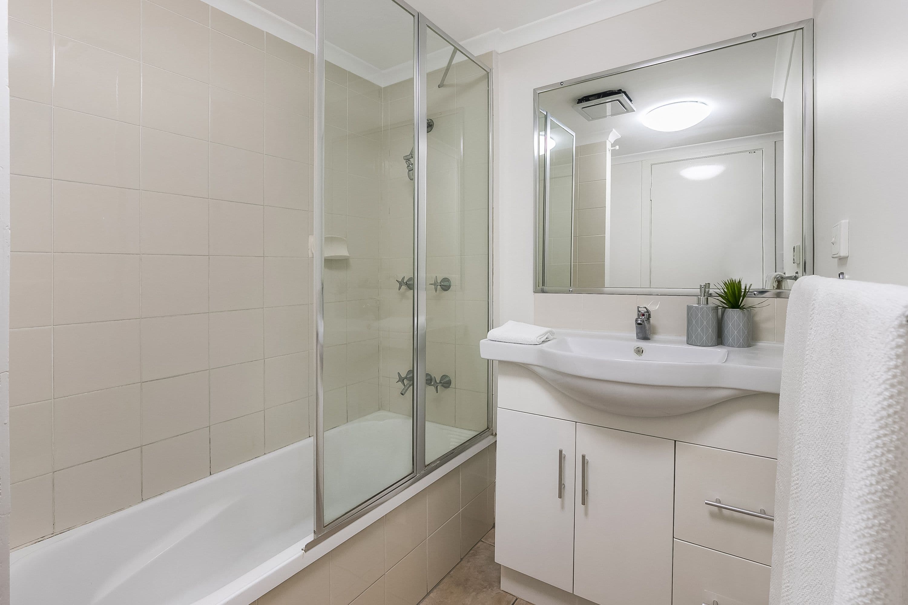 9 Railway Avenue, Indooroopilly QLD 4068, Indooroopilly - Thumbnail 7