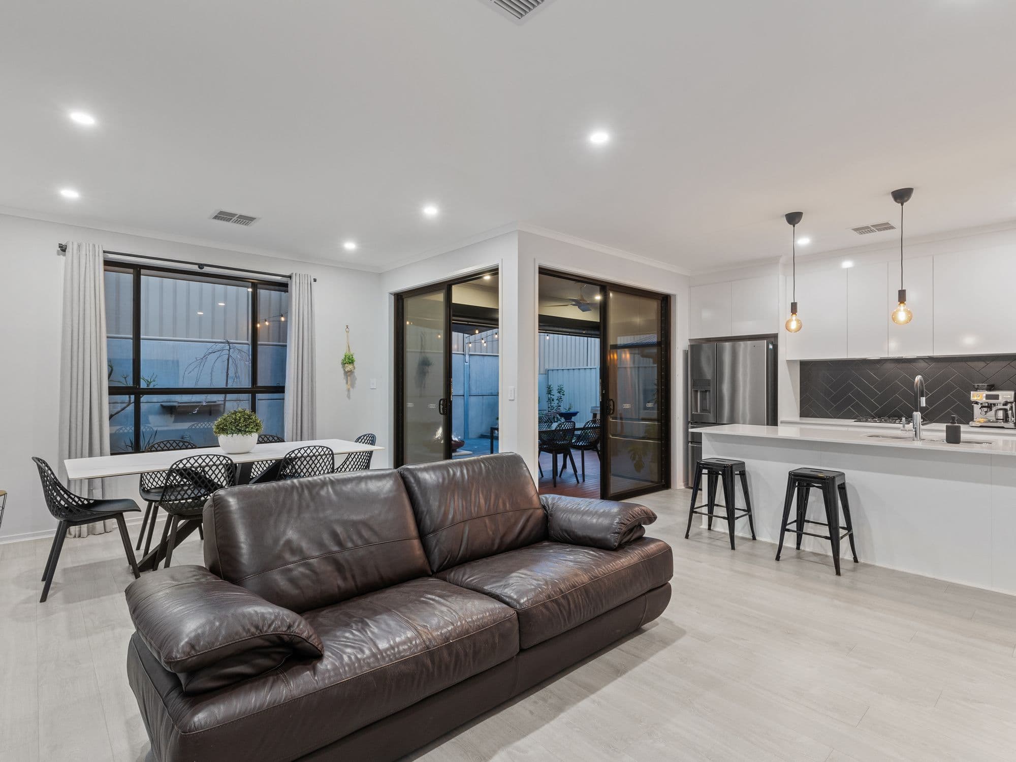 17 Trident Road, Seaford Meadows SA 5169, Seaford Meadows - Thumbnail 4