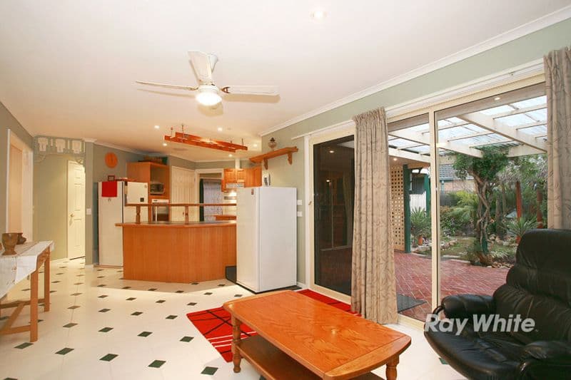 24 Samantha Crescent, CRANBOURNE NORTH VIC 3977, Cranbourne North - Thumbnail 4