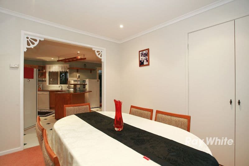 24 Samantha Crescent, CRANBOURNE NORTH VIC 3977, Cranbourne North - Thumbnail 8