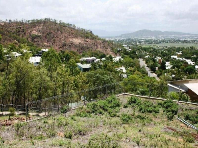 1 Seaview Court, CASTLE HILL QLD 4810, Castle Hill - Thumbnail 3
