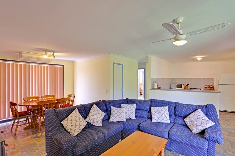 9 Bottlebrush Drive, Glenning Valley NSW 2261, Glenning Valley - Thumbnail 2