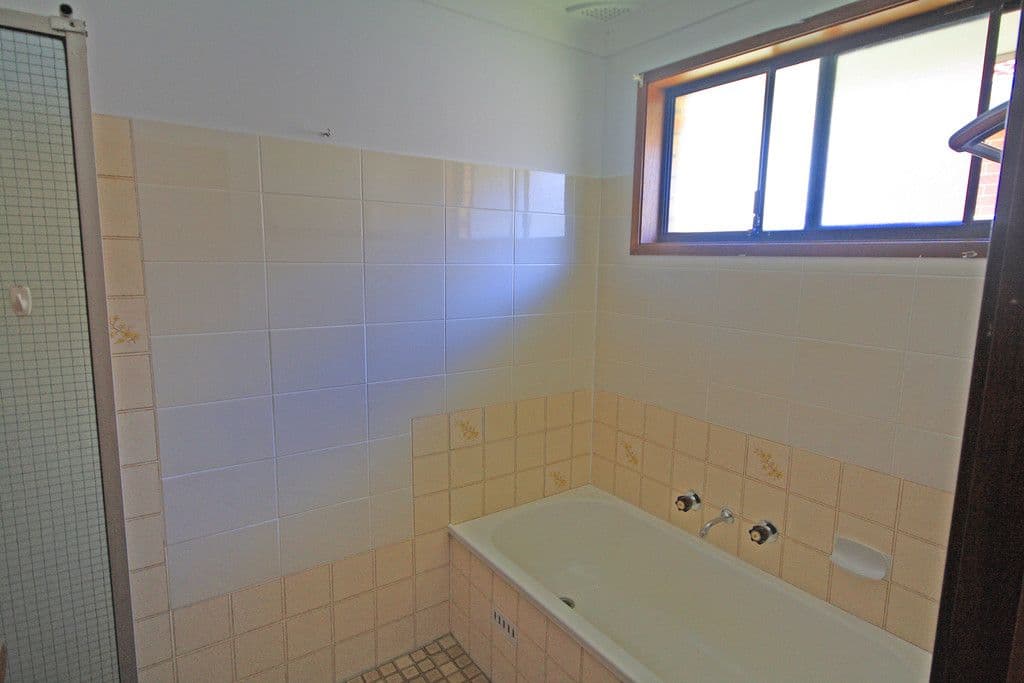 14 Cestrum Avenue, Macquarie Fields - Thumbnail 8
