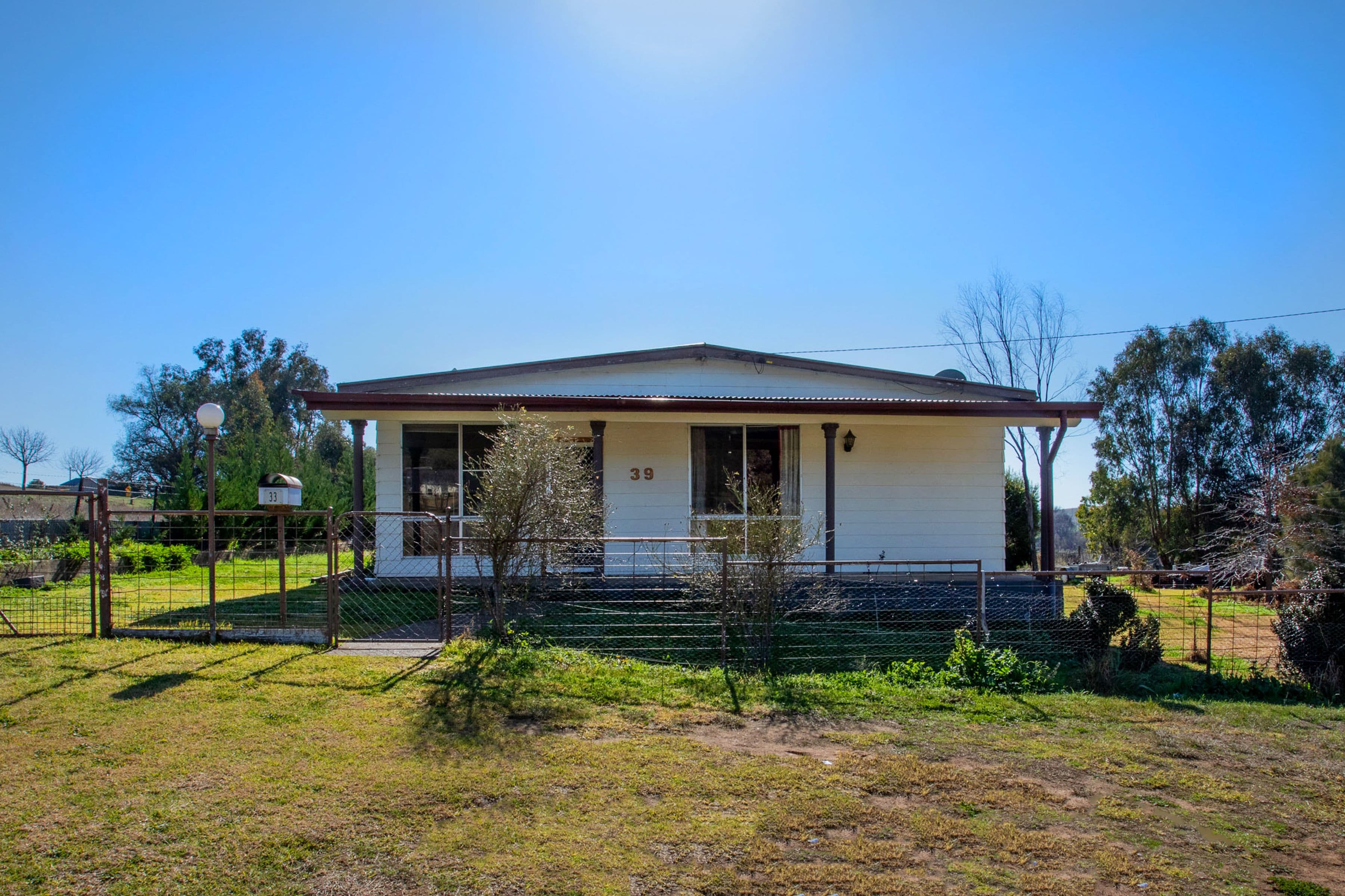 33 Sutton Street, Canowindra NSW 2804, Canowindra - Image 1