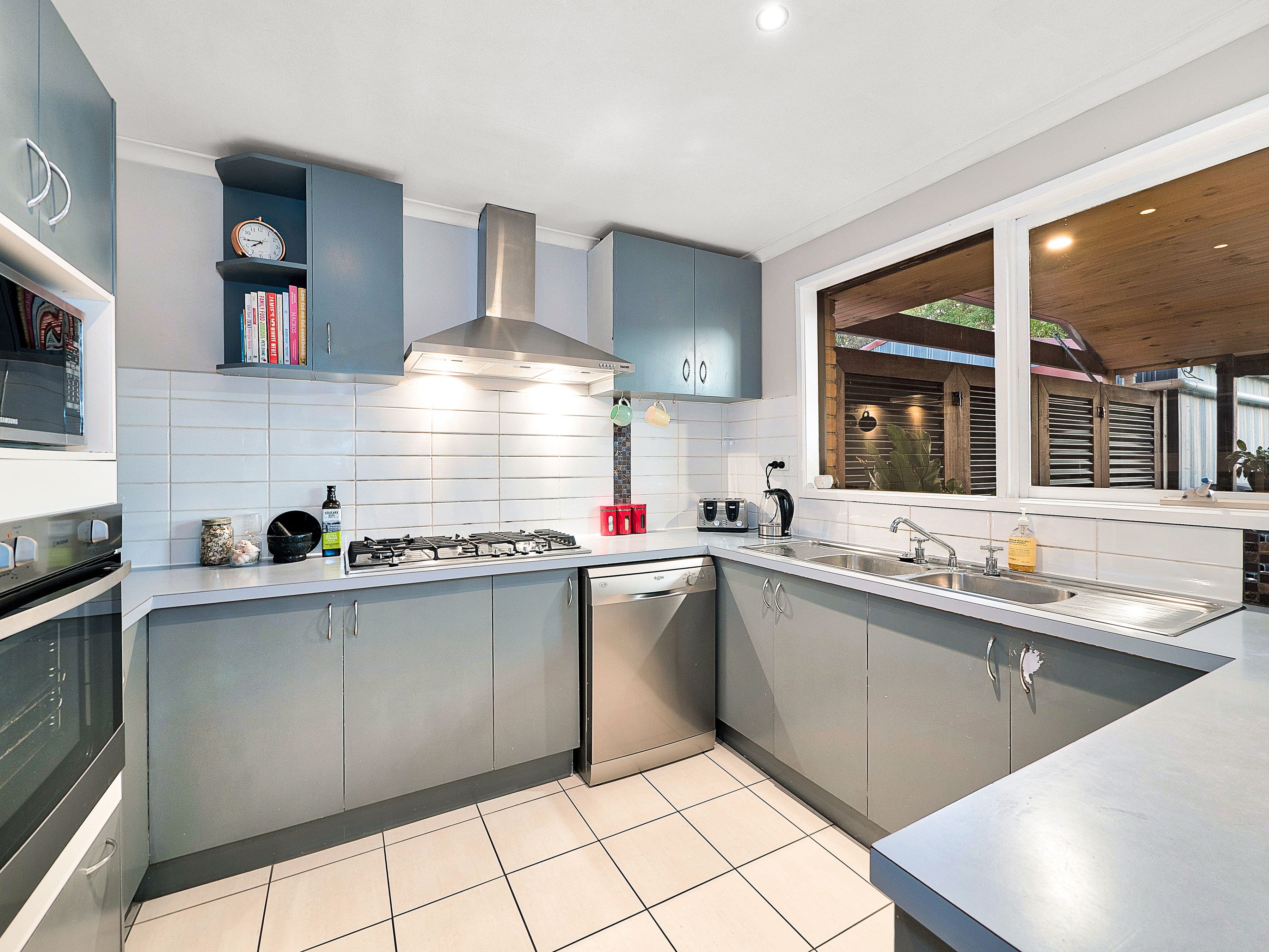 7 Caroline Crescent, Cranbourne West VIC 3977, Cranbourne West - Thumbnail 2