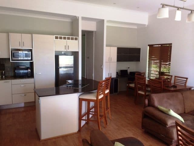 34 Hill Avenue, BURLEIGH HEADS QLD 4220, Burleigh Heads - Thumbnail 4