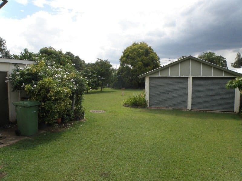 9 Wiggins Street, GATTON QLD 4343, Gatton - Thumbnail 2