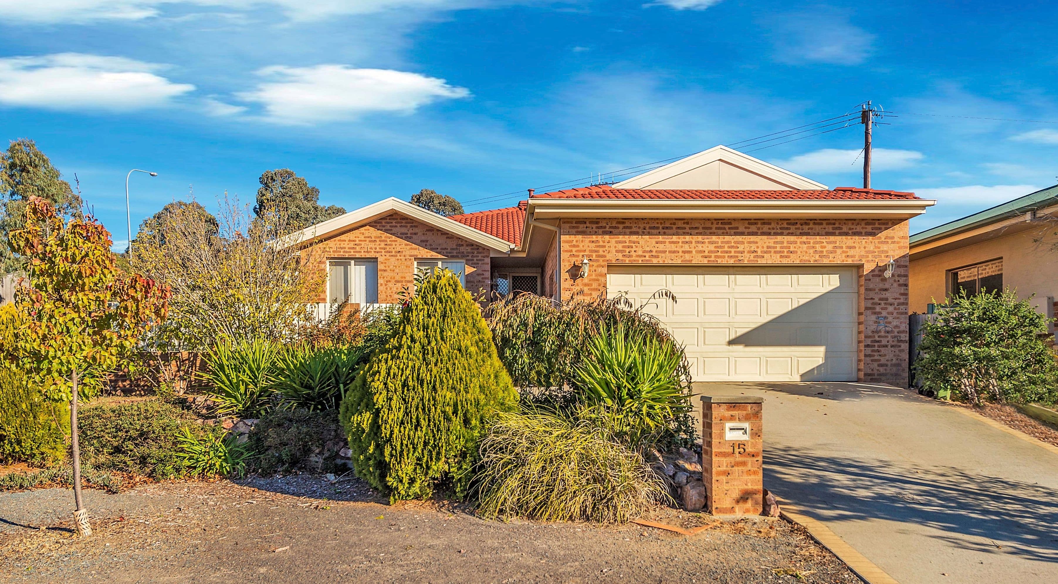 15 Telopea Place, Queanbeyan NSW 2620, Queanbeyan - Image 1