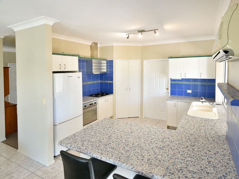 37 Oxford Crescent, Bridgeman Downs QLD 4035, Bridgeman Downs - Thumbnail 4
