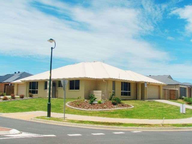 2 Hyams Way, BLACKS BEACH QLD 4740, Blacks Beach - Thumbnail 2