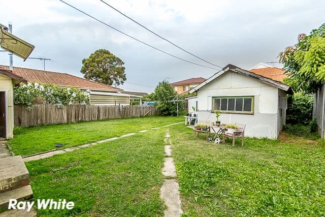 76 Earl Street, CANLEY HEIGHTS NSW 2166, Canley Heights - Thumbnail 2