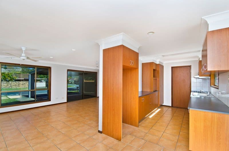 2 Amadeus Street, ELANORA QLD 4221, Elanora - Thumbnail 5