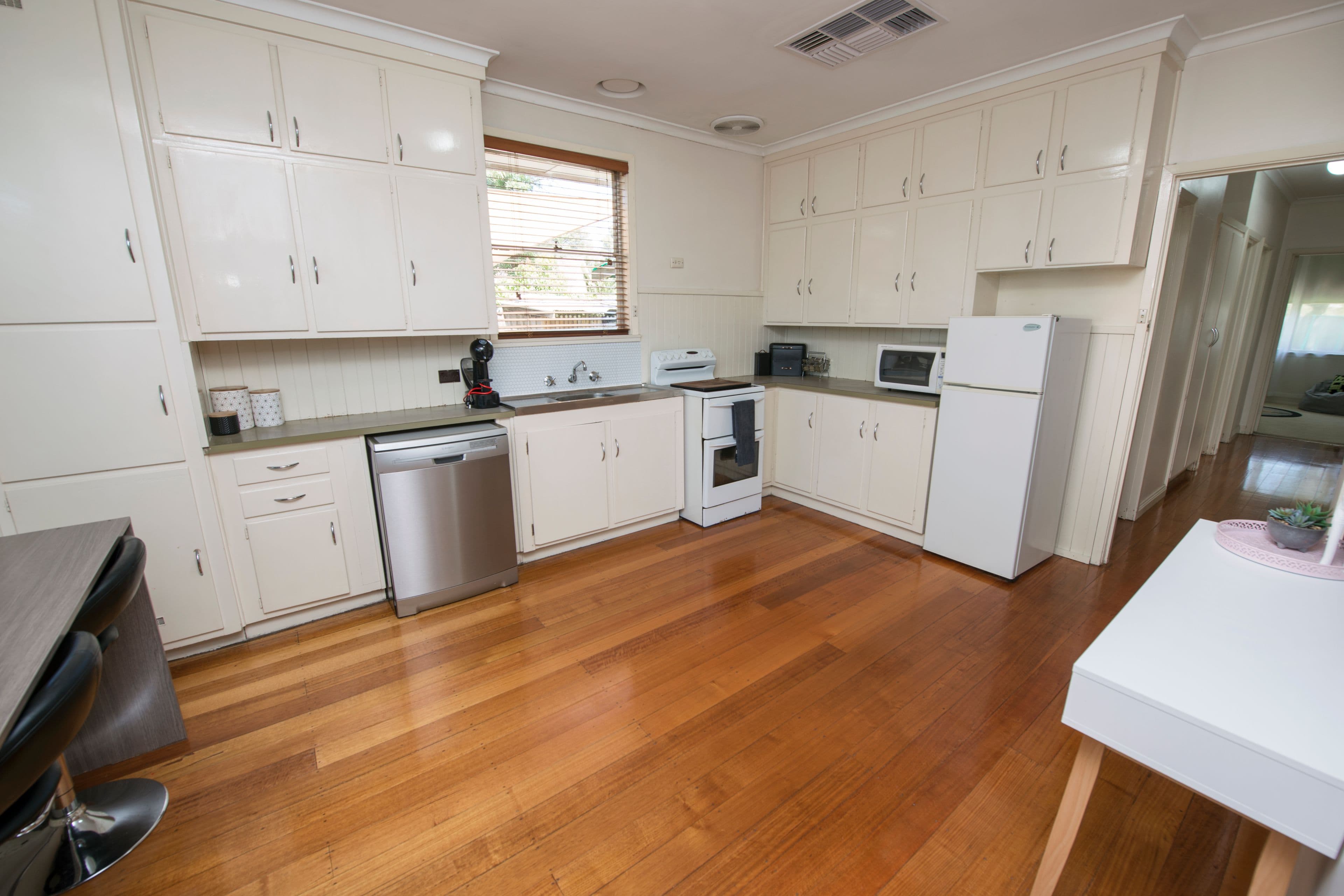 11 Mcadam Court, Swan Hill VIC 3585, Swan Hill - Thumbnail 4