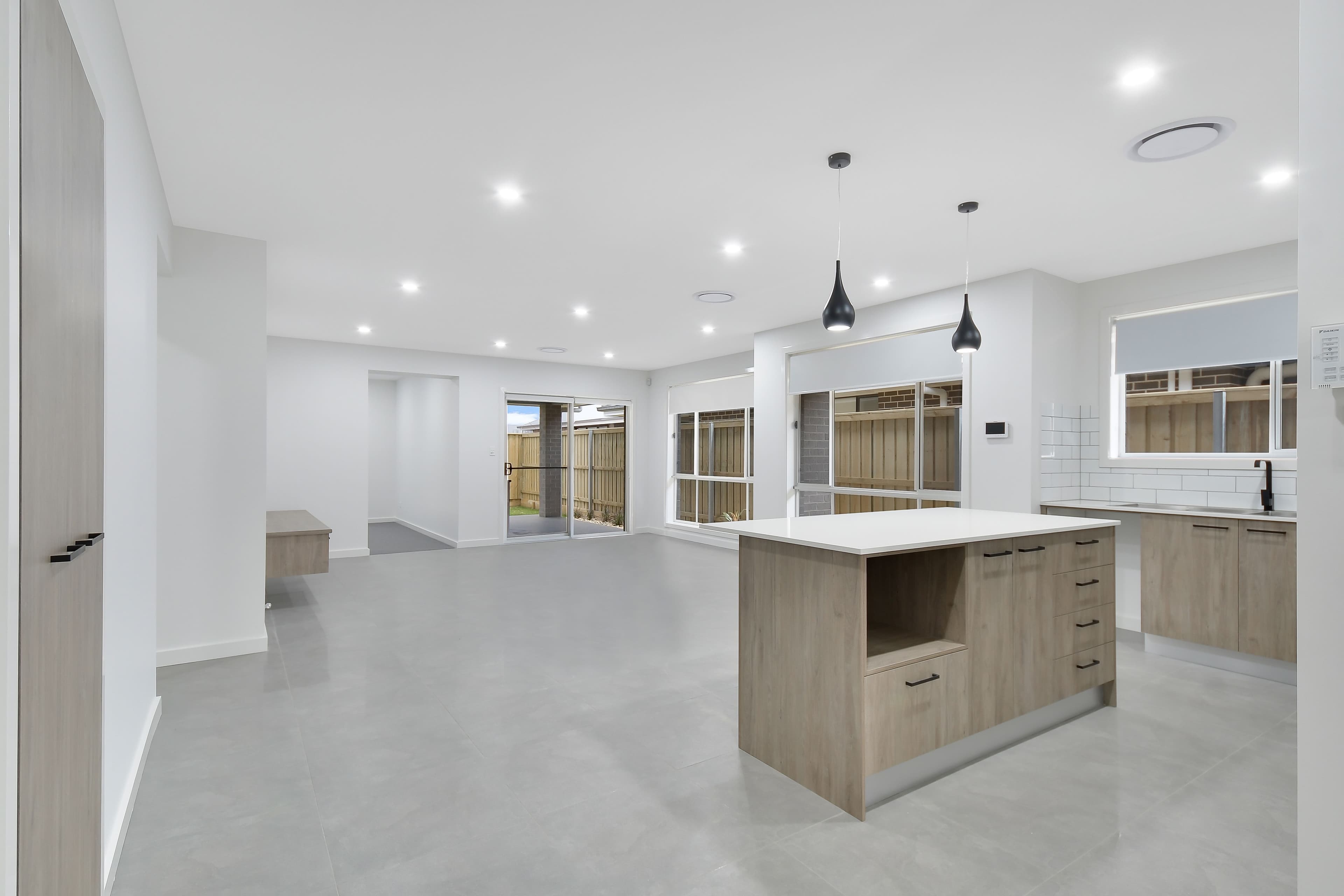 54 Silvester Way, Gledswood Hills - Thumbnail 2